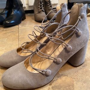 Nine West Closed toe heels